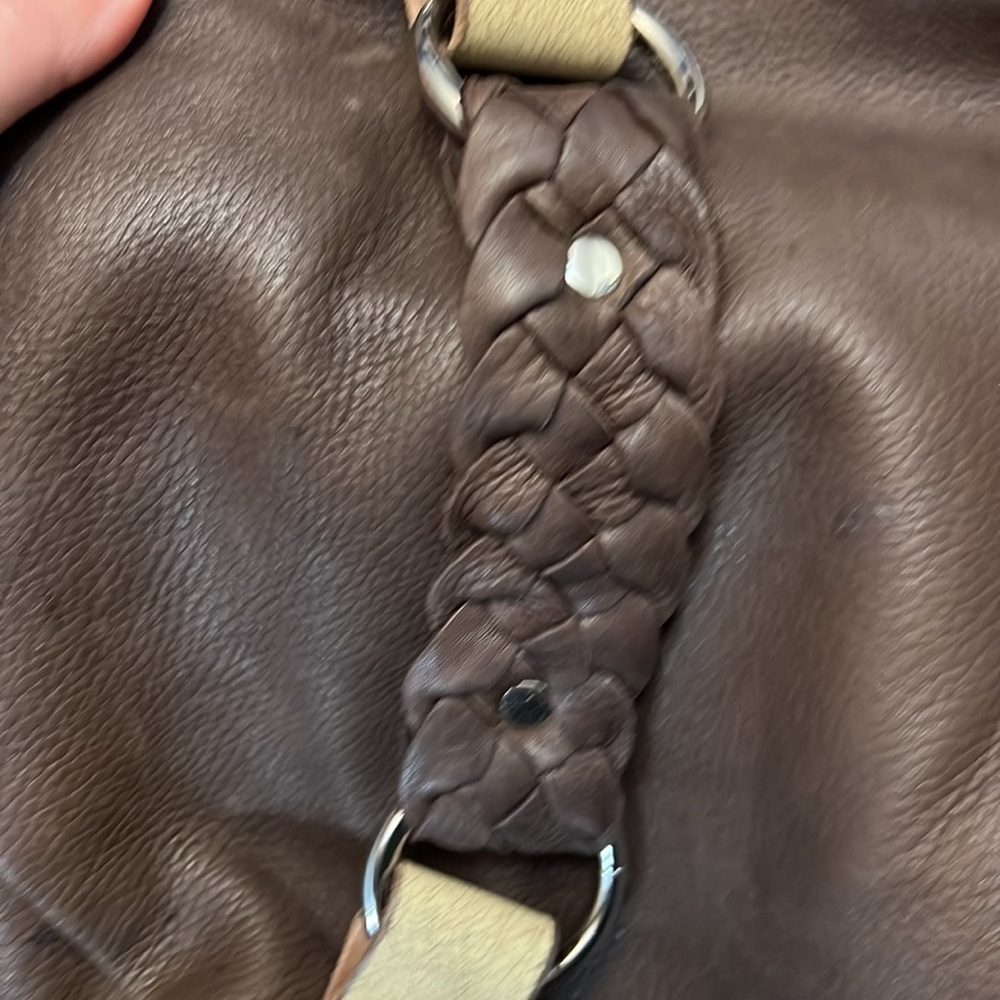 Y2K TYLIE MALIBU LEATHER BRAIDED HANDLE CREAM & BROWN SHOULDER BAG - Picture 14 of 16